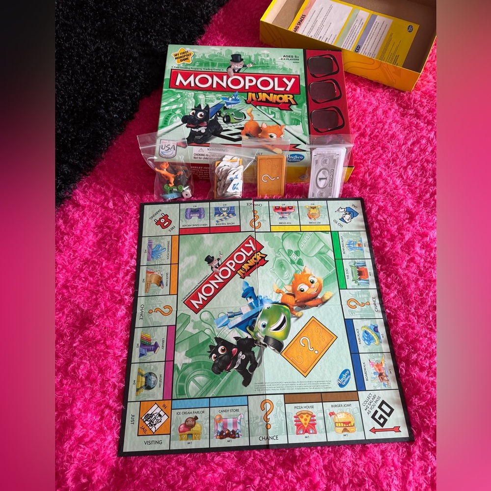 Monopoly Junior Board Game - Picture 1 of 3